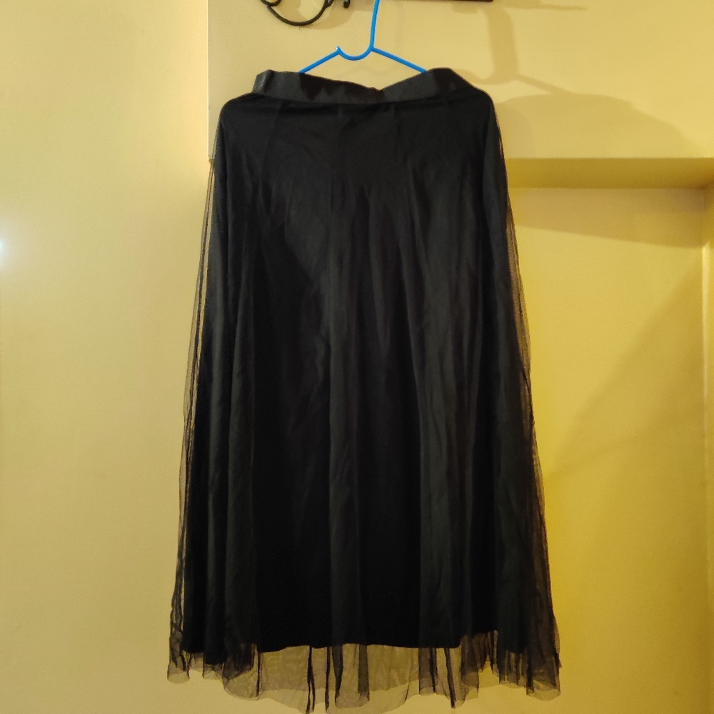 Maxi two layered black skirt